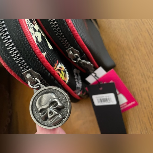 Ed Hardy Rhinestone Heart Cometic Bag Duo NWT - Picture 4 of 5